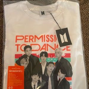 BTS Permission to Dance - SIZE: L - Los Angeles Show Tour Merch Sweater!